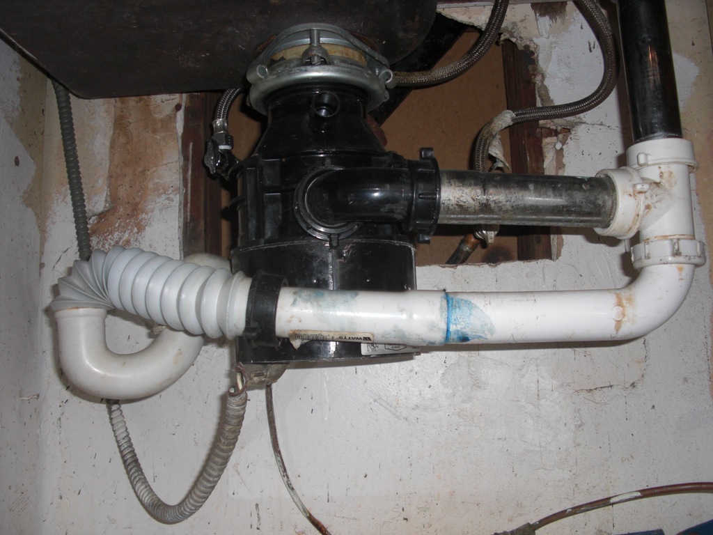 unusual kitchen plumbing