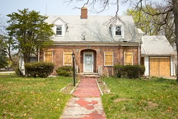 vacant boarded up house inspection